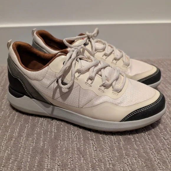 Cobb Hill New Balance Sneakers - Picture 1 of 10